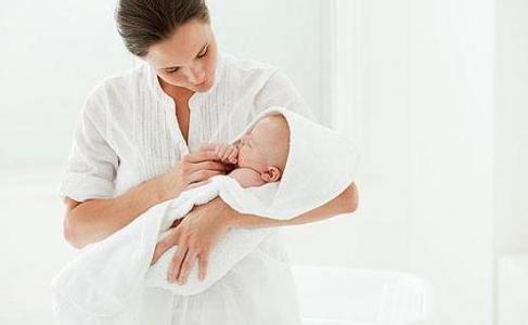 胸的大小與乳汁多少有關系？.jpg